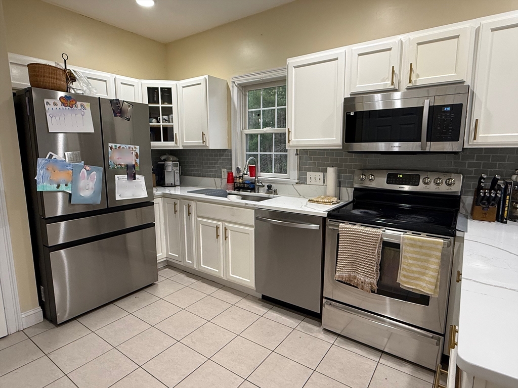 21 Knowlton Circle, Unit 21 Upton, MA 01568 - Photo 6 of 19