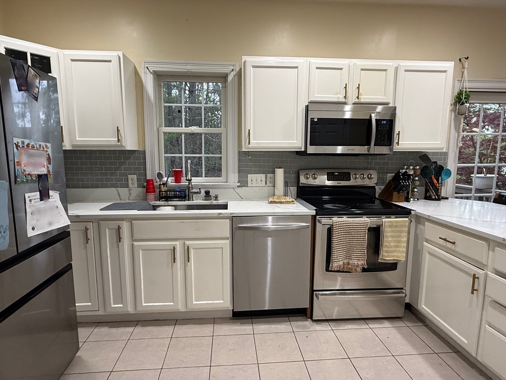 21 Knowlton Circle, Unit 21 Upton, MA 01568 - Photo 7 of 19