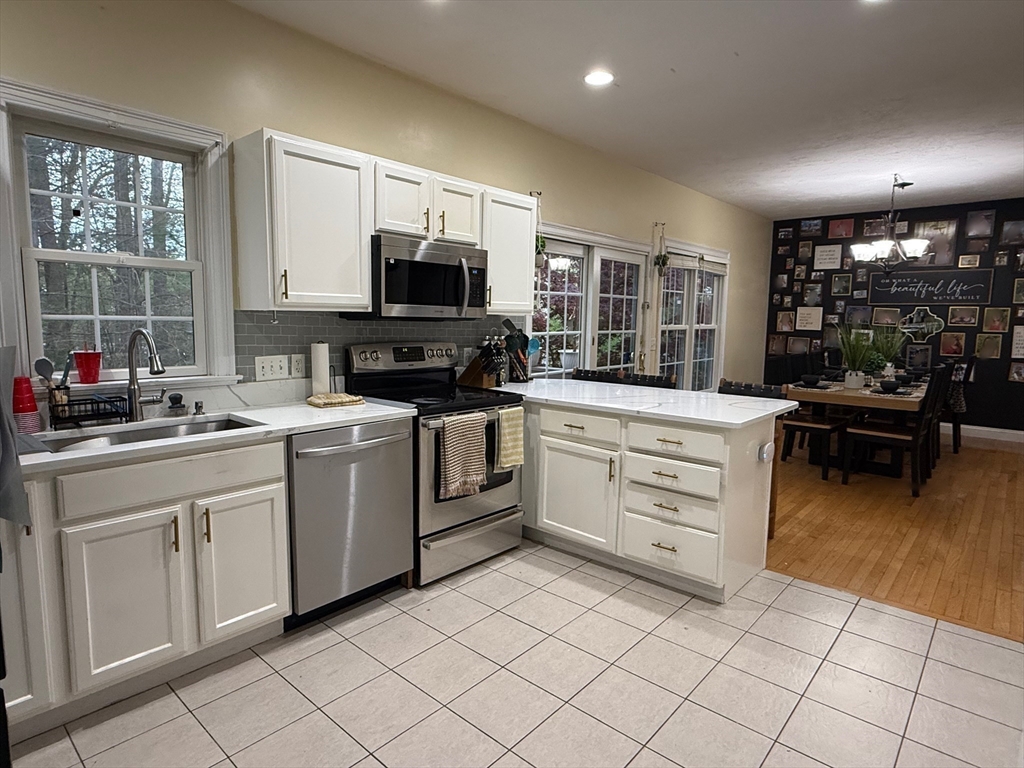 21 Knowlton Circle, Unit 21 Upton, MA 01568 - Photo 8 of 19
