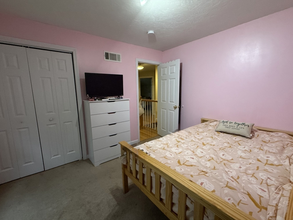 21 Knowlton Circle, Unit 21 Upton, MA 01568 - Photo 10 of 19