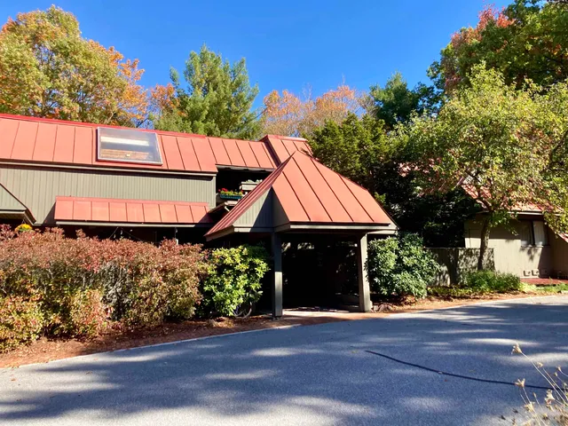 $679,900 | 125 Redrock Drive, Unit 201, Burlington, VT 05401