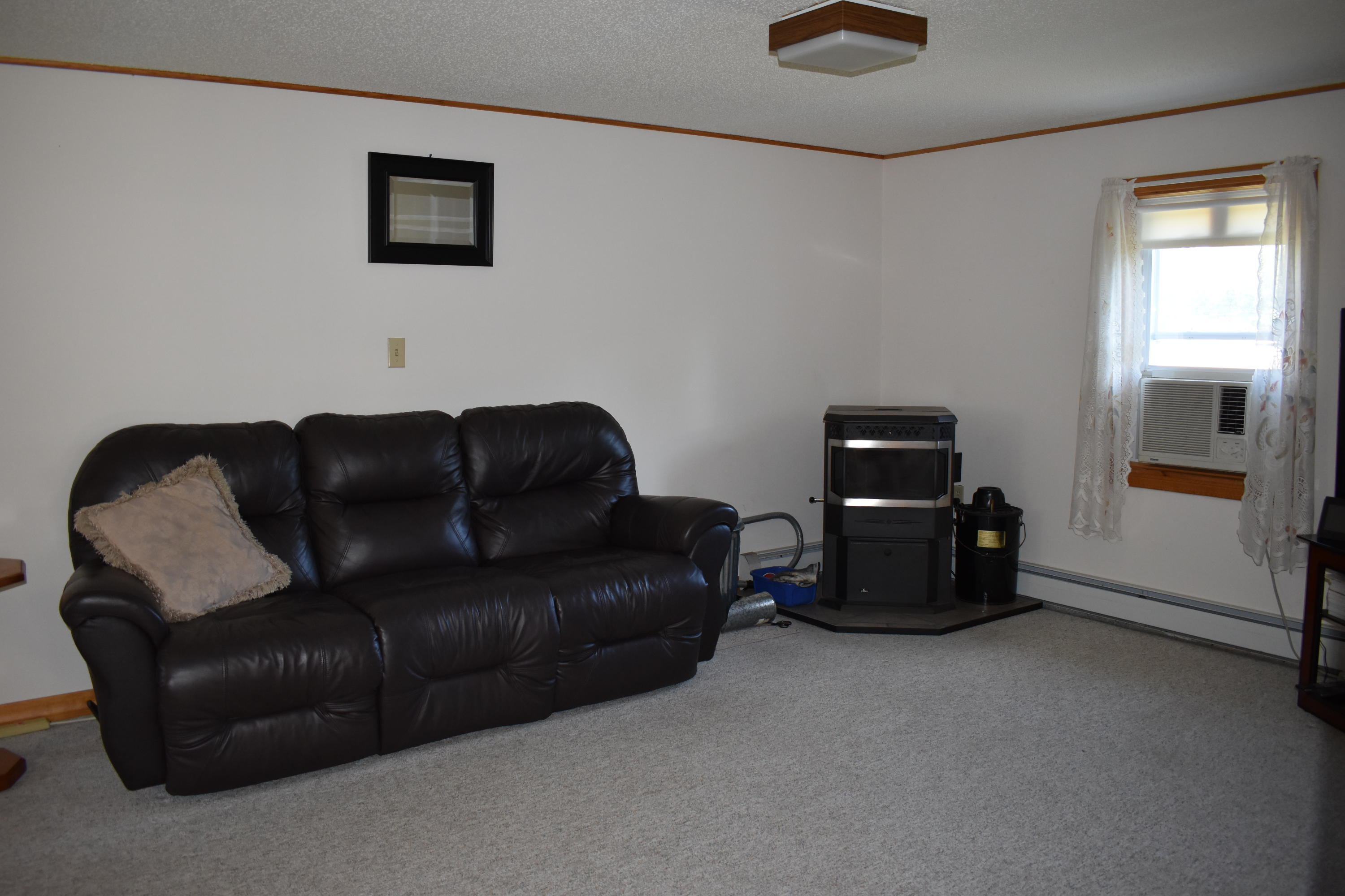 489 Webb Road Pittsfield, ME 04967 - Photo 17 of 55 Living room