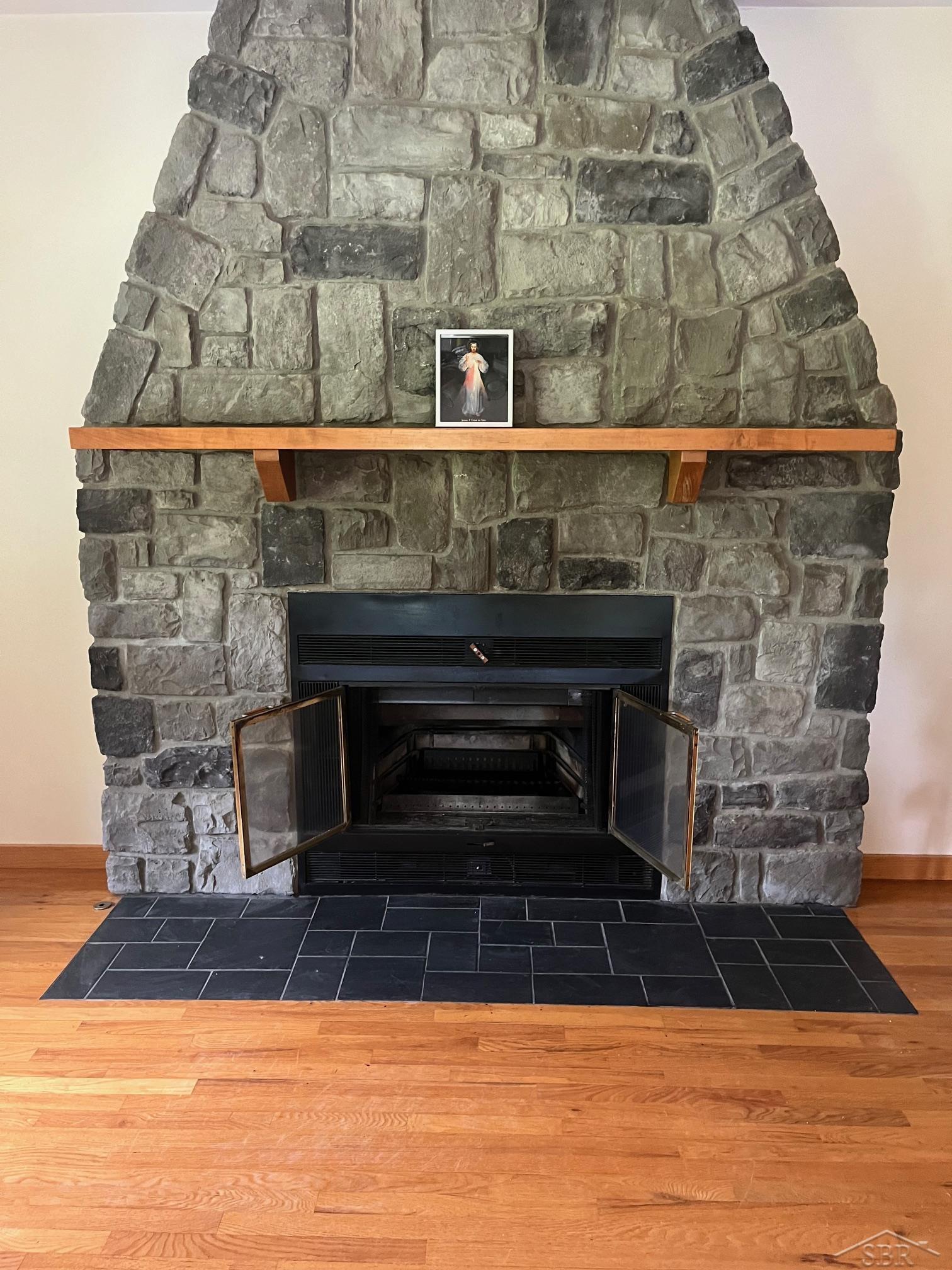3662 Hackett Road Saginaw, MI 48603 - Photo 19 of 61 Custom Stone Fireplace
