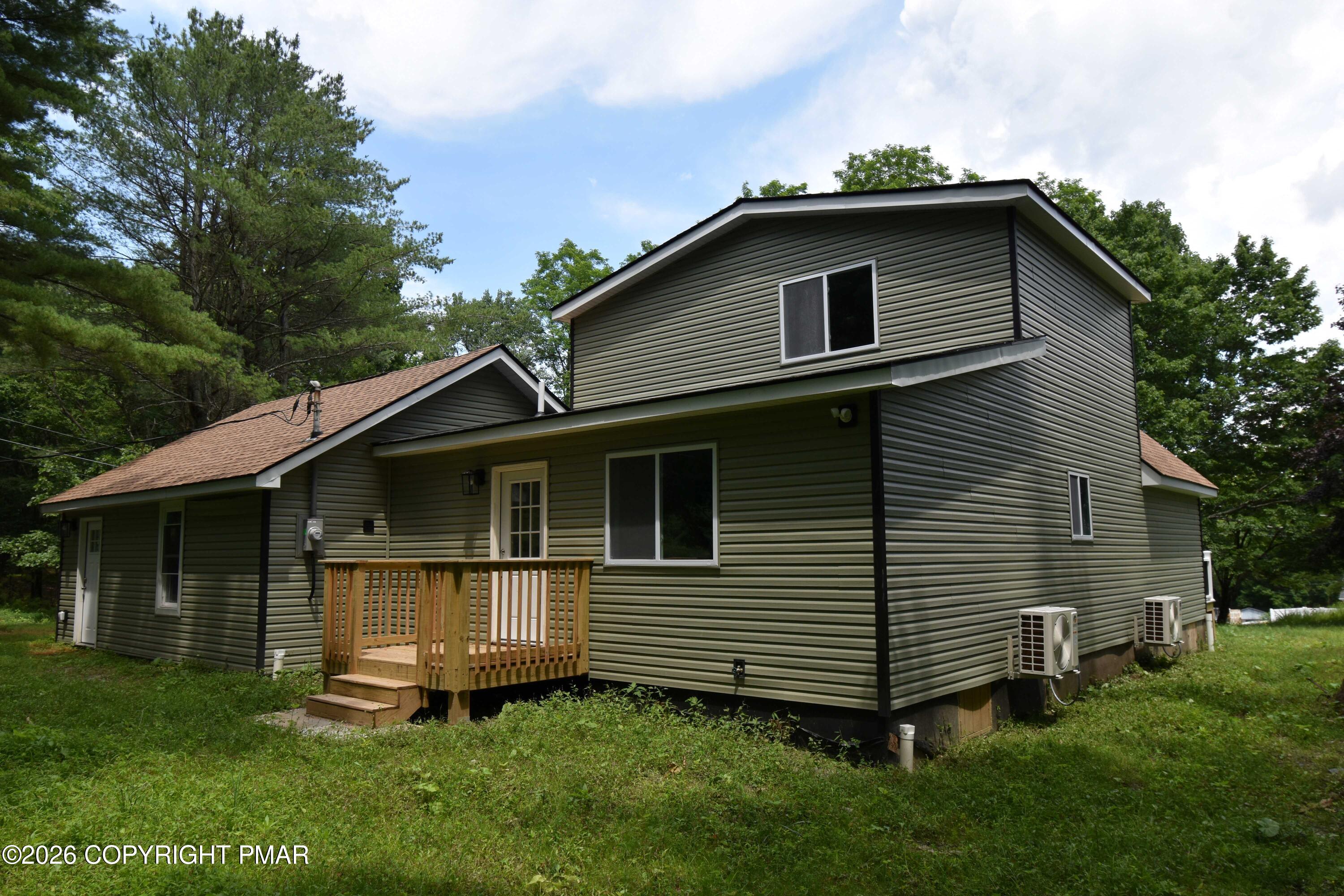 108 Stag Court Bushkill, PA 18324 - Photo 8 of 29 back left side