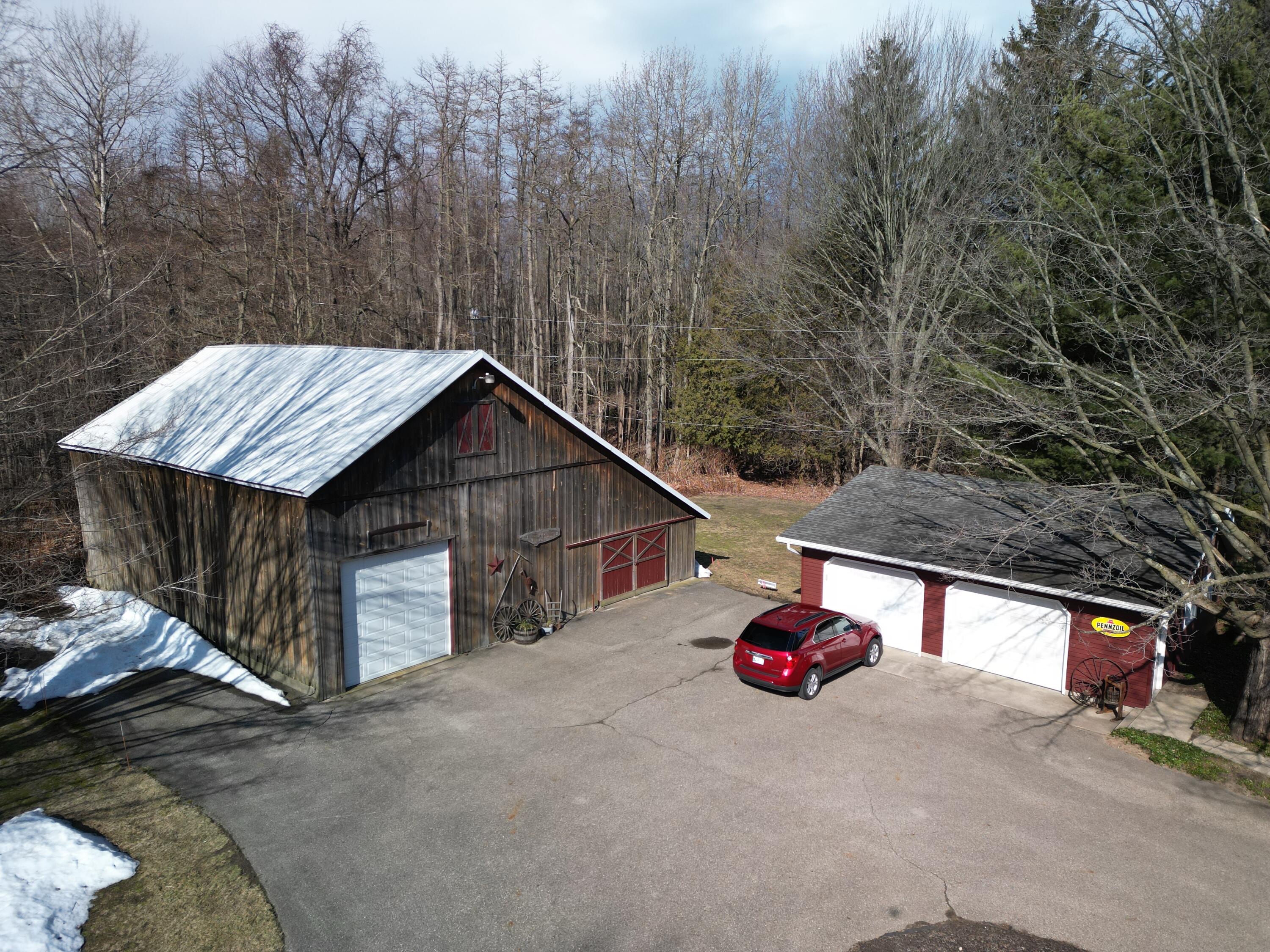 4150 Beeline Road Holland, MI 49423 - Photo 4 of 57 4150 Beeline w barn