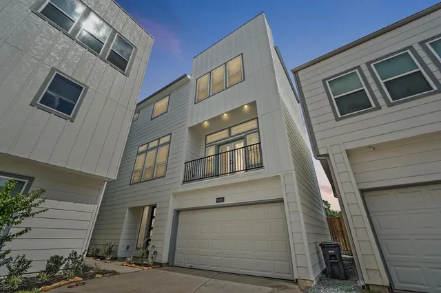 $2,800 | 9016 Lonestar River Lane, Houston, TX 77080