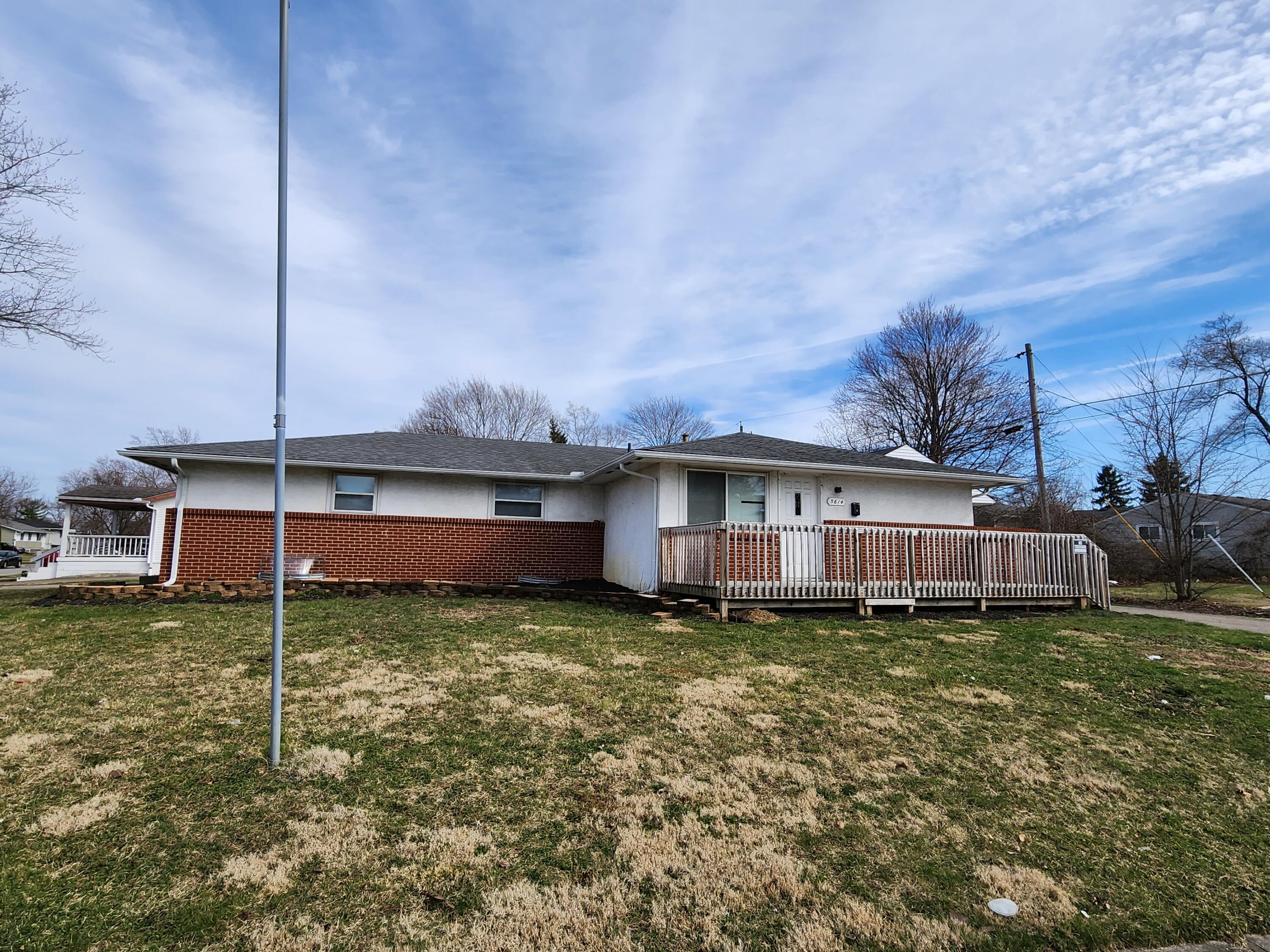 2127 Tupsfield Road Columbus, OH 43229 - Photo 1 of 21 01 Tups_MC