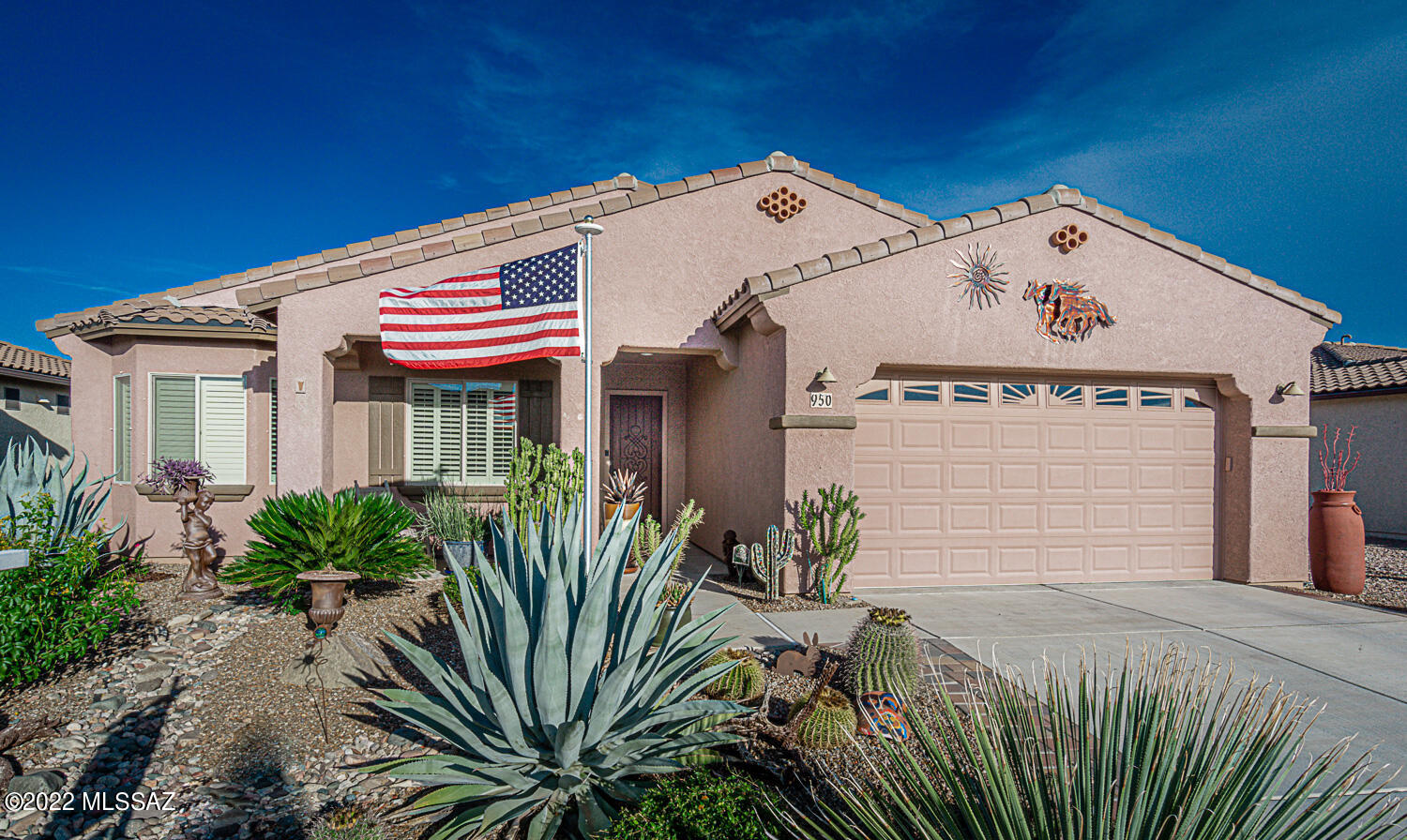 950 Observation Trail Green Valley, AZ 85614 - Photo 2 of 48
