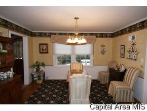 2016 Schoolhouse Lane Springfield, IL 62704 - Photo 5 of 10 Gallery Image 5