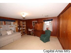 2016 Schoolhouse Lane Springfield, IL 62704 - Photo 6 of 10 Gallery Image 6