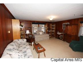 2016 Schoolhouse Lane Springfield, IL 62704 - Photo 7 of 10 Gallery Image 7