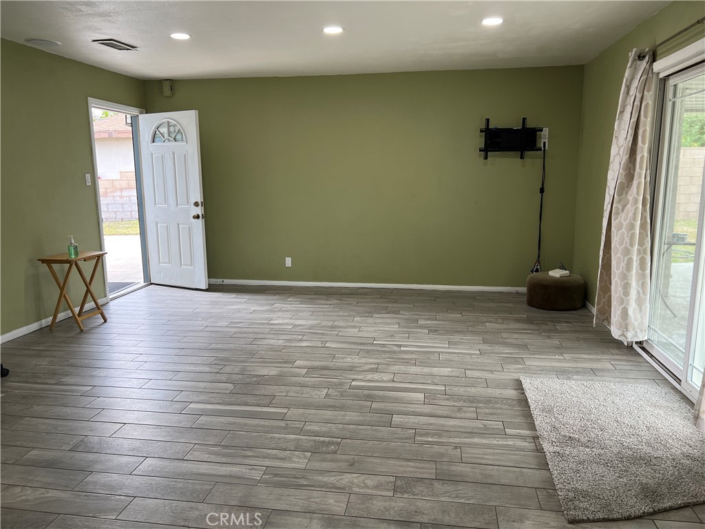722 Forest Park Drive Riverside, CA 92501 - Photo 5 of 19