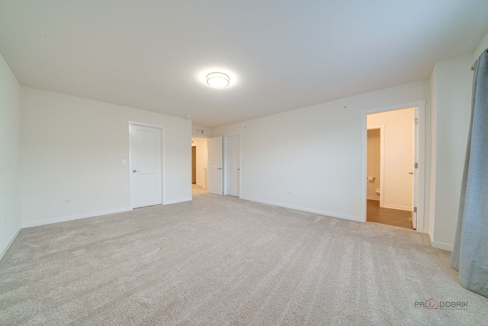 356 Hoffmann Drive Buffalo Grove, IL 60089 - Photo 23 of 35 a view of an empty room and window