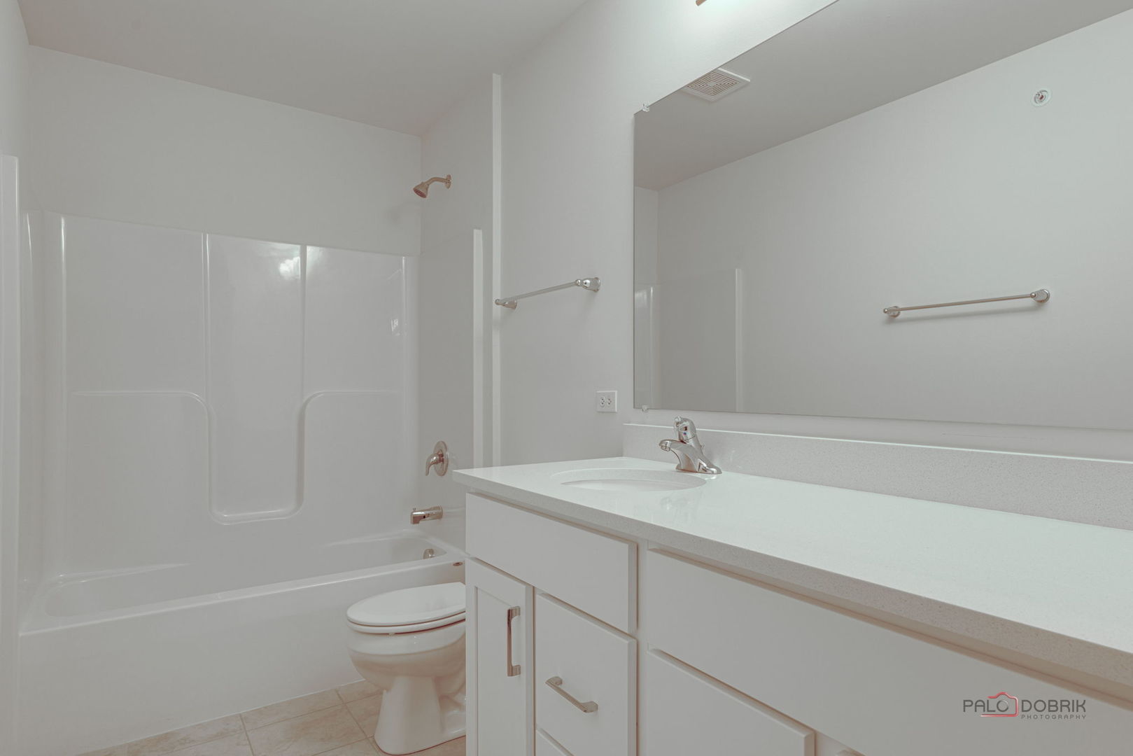 356 Hoffmann Drive Buffalo Grove, IL 60089 - Photo 28 of 35 a bathroom with a sink a toilet and shower