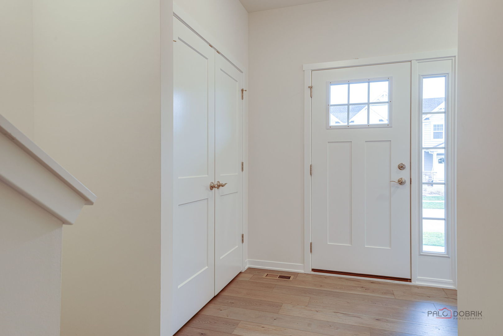 356 Hoffmann Drive Buffalo Grove, IL 60089 - Photo 4 of 35 a view of an empty room with wooden floor and closet