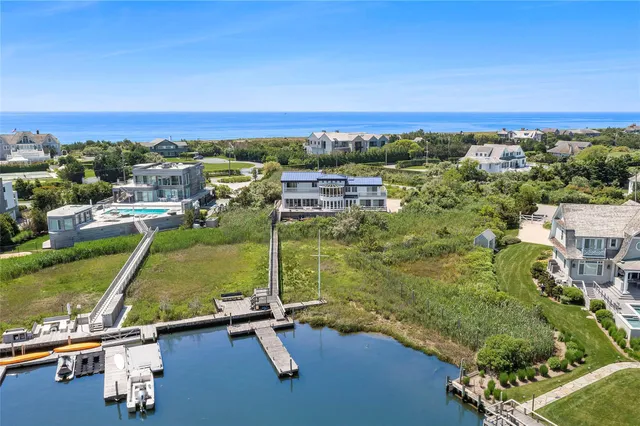 $4,500,000 | 3 Watersedge Drive, Quogue, NY 11959