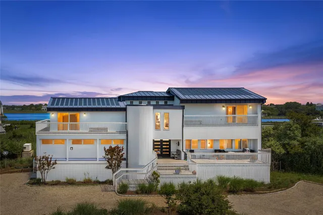 $4,500,000 | 3 Watersedge Drive, Quogue, NY 11959