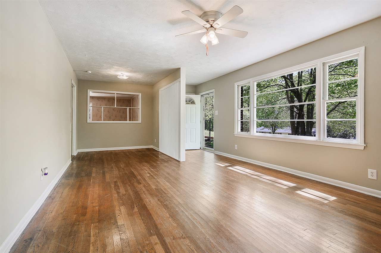 340 Tucker Road Spartanburg, SC 29306 - Photo 2 of 10 Gallery Image 2