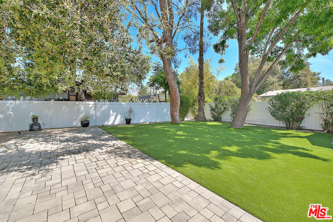 283 West Howard Street Pasadena, CA 91103 - Photo 2 of 21 a view of a backyard
