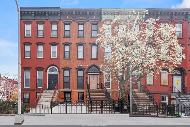 $1,800 | 800 Ocean Avenue, Unit 4, Jersey City, NJ 07304