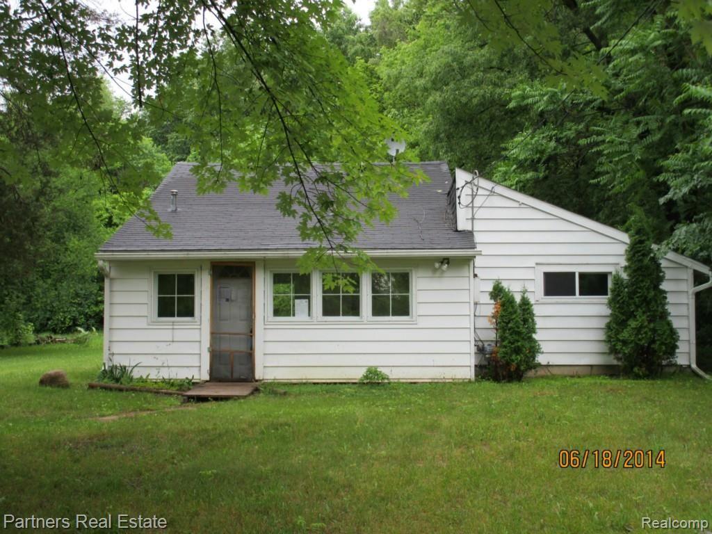 369 Chilson Road Howell, MI 48843 - Photo 1 of 12 Front View.jpg