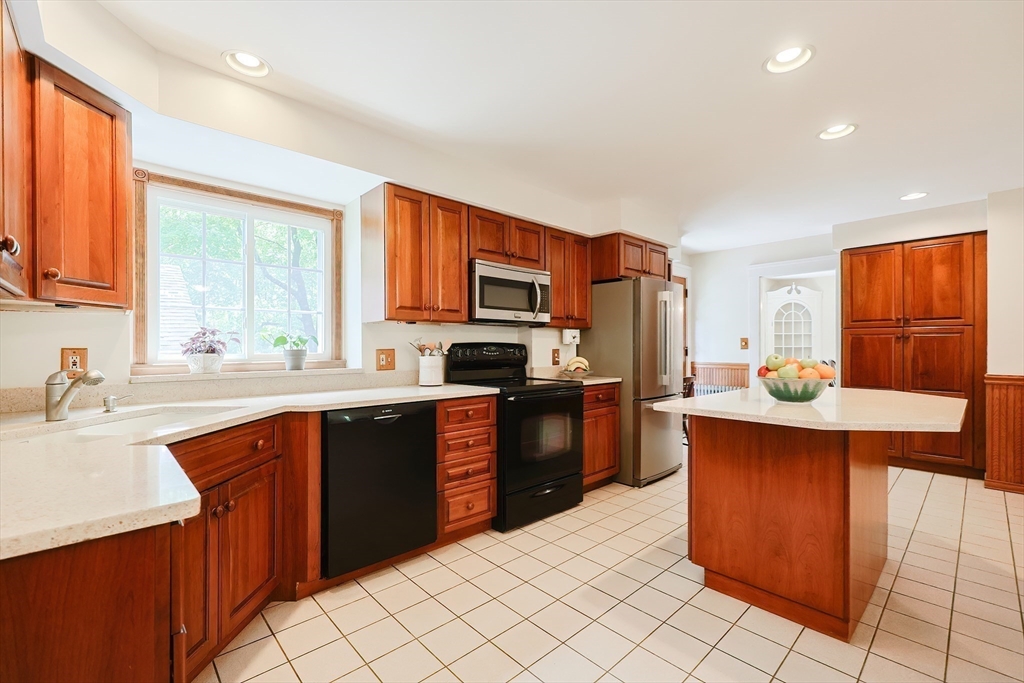 89 Bay State Road Rehoboth, MA 02769 - Photo 6 of 36 Gallery Image 6