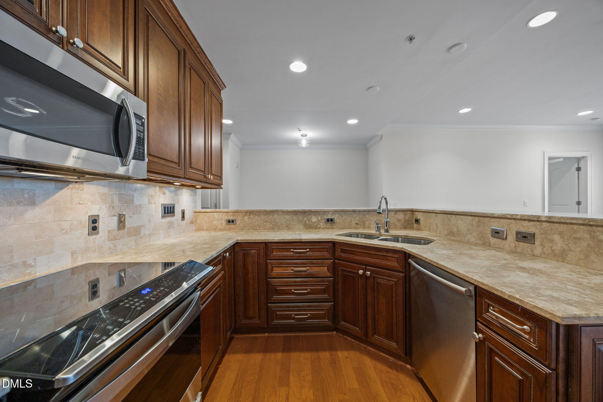710 Independence Place, Unit 508 Raleigh, NC 27603 - Photo 15 of 77 33-web-or-mls-IMG_6381
