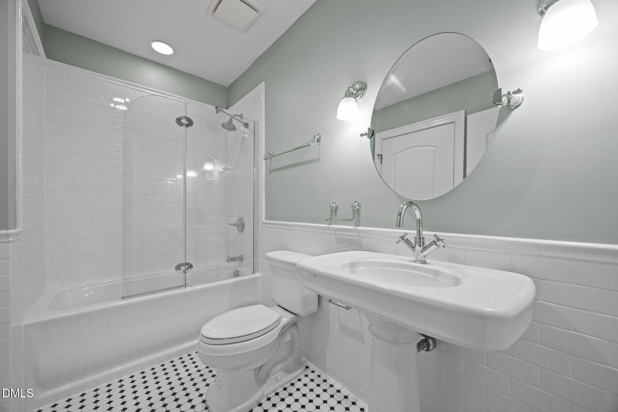 710 Independence Place, Unit 508 Raleigh, NC 27603 - Photo 29 of 77 17-web-or-mls-IMG_6333