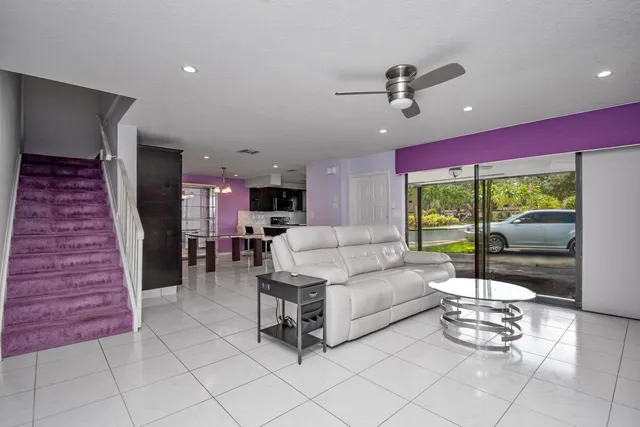 $334,900 | 9460 Southwest 61st Way, Unit B, Boca Raton, FL 33428