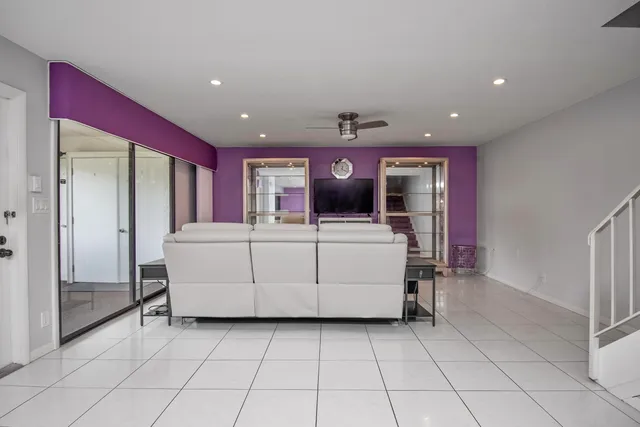 $334,900 | 9460 Southwest 61st Way, Unit B, Boca Raton, FL 33428