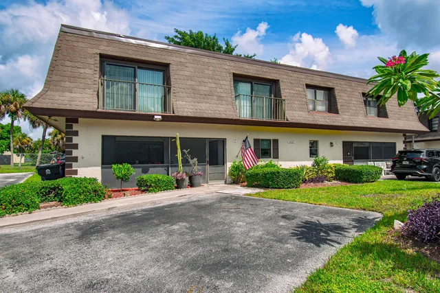 $334,900 | 9460 Southwest 61st Way, Unit B, Boca Raton, FL 33428