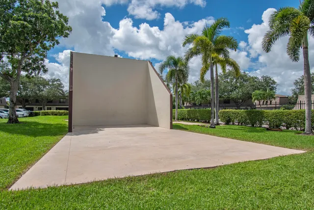 $334,900 | 9460 Southwest 61st Way, Unit B, Boca Raton, FL 33428