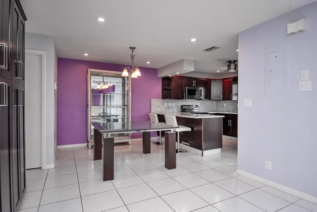 $334,900 | 9460 Southwest 61st Way, Unit B, Boca Raton, FL 33428