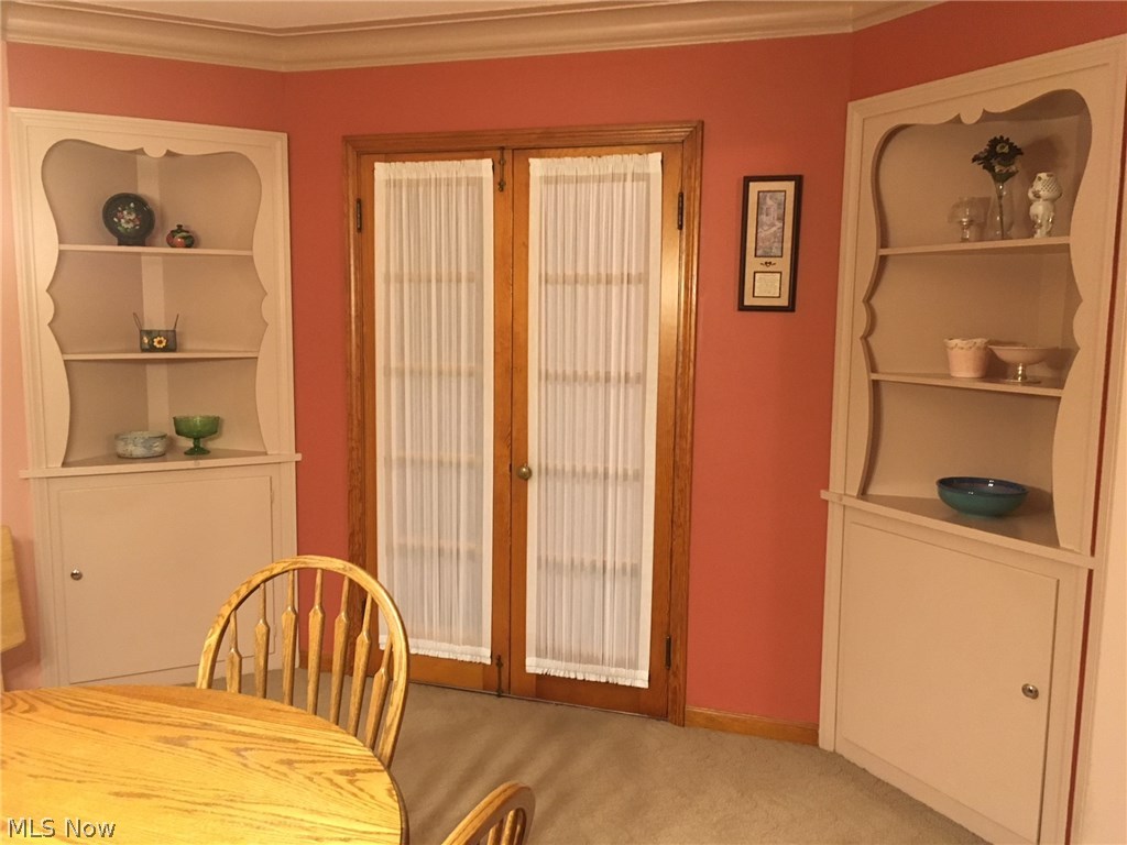 6788 Oakwood Road Parma Heights, OH 44130 - Photo 9 of 33