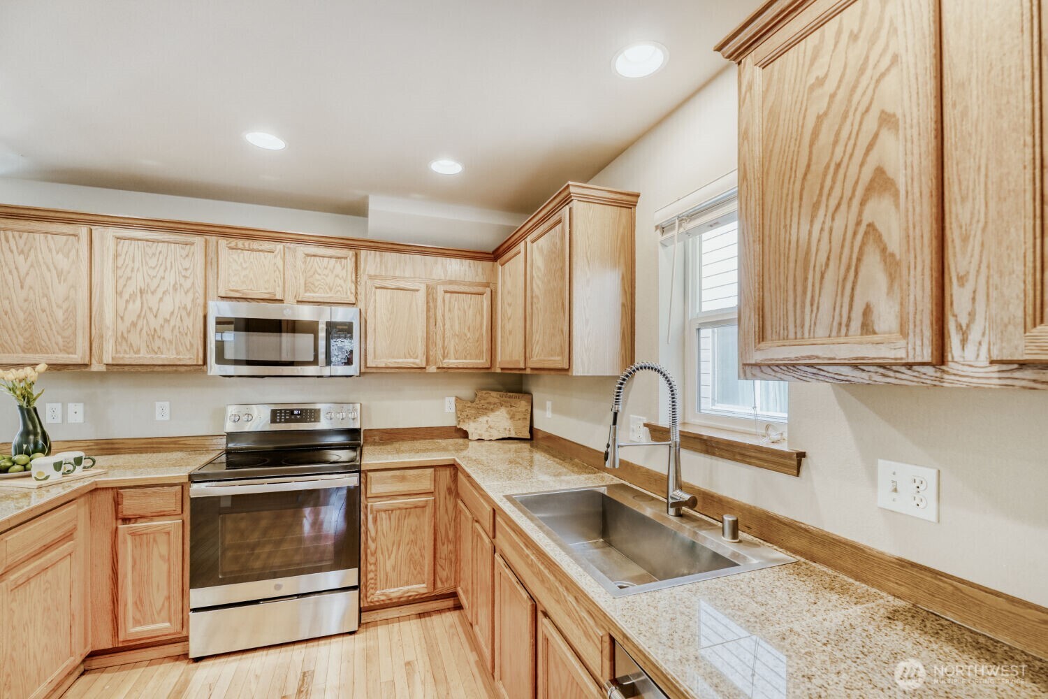 1112 134th Street Southwest Everett, WA 98204 - Photo 14 of 28