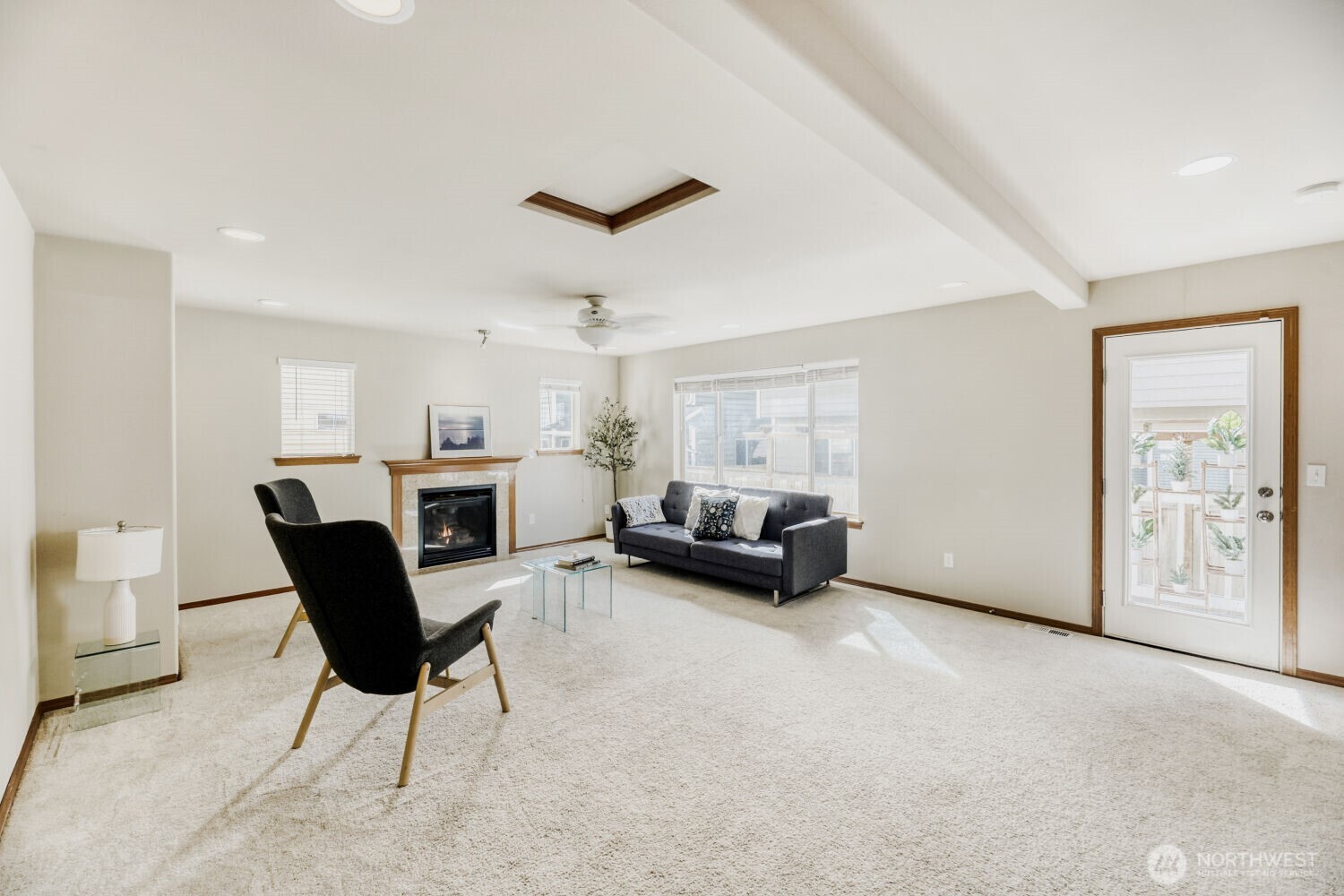 1112 134th Street Southwest Everett, WA 98204 - Photo 3 of 28