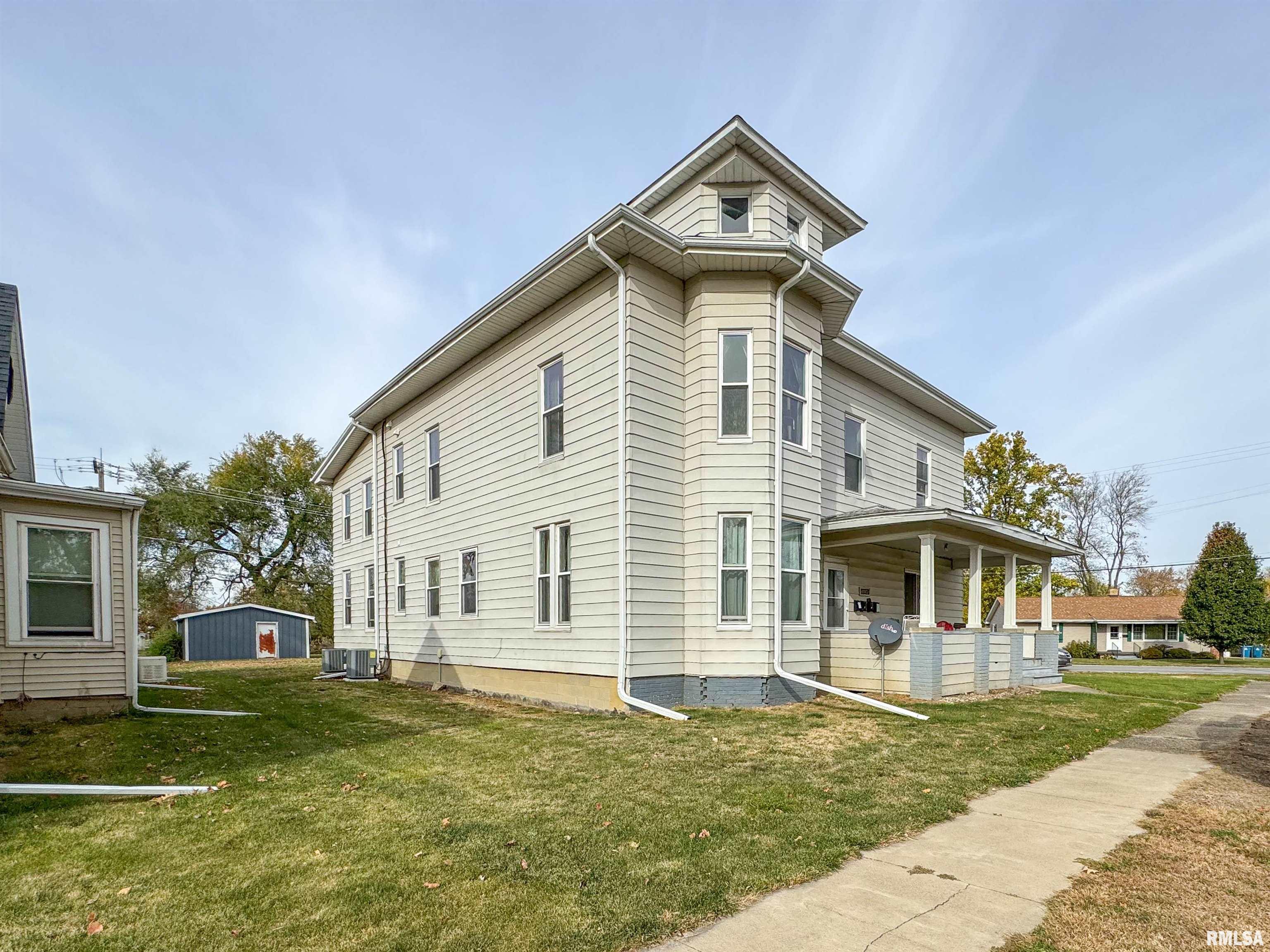 734 Locust Street Minonk, IL 61760 - Photo 3 of 28