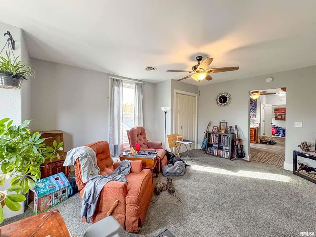 $200,000 | 734 Locust Street, Minonk, IL 61760