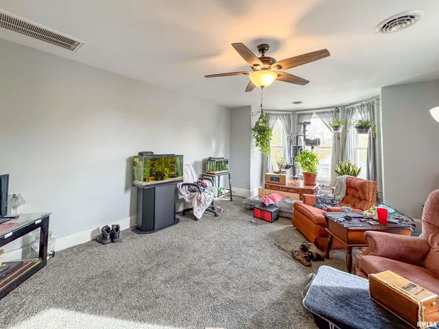 $200,000 | 734 Locust Street, Minonk, IL 61760