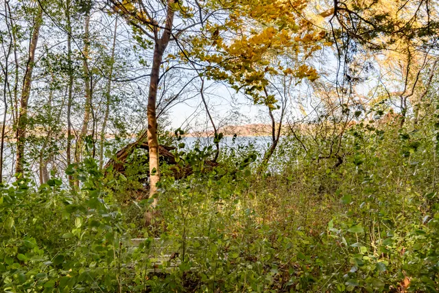 $499,900 | N73W36308 South Shore Drive, Oconomowoc, WI 53066