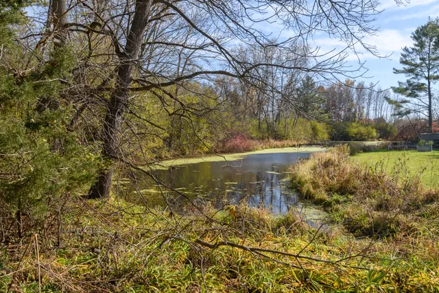 $499,900 | N73W36308 South Shore Drive, Oconomowoc, WI 53066