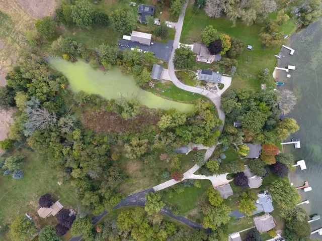 $499,900 | N73W36308 South Shore Drive, Oconomowoc, WI 53066