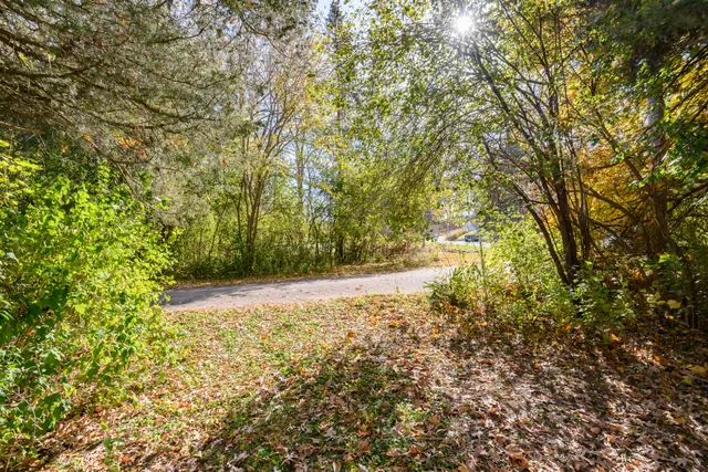 $499,900 | N73W36308 South Shore Drive, Oconomowoc, WI 53066