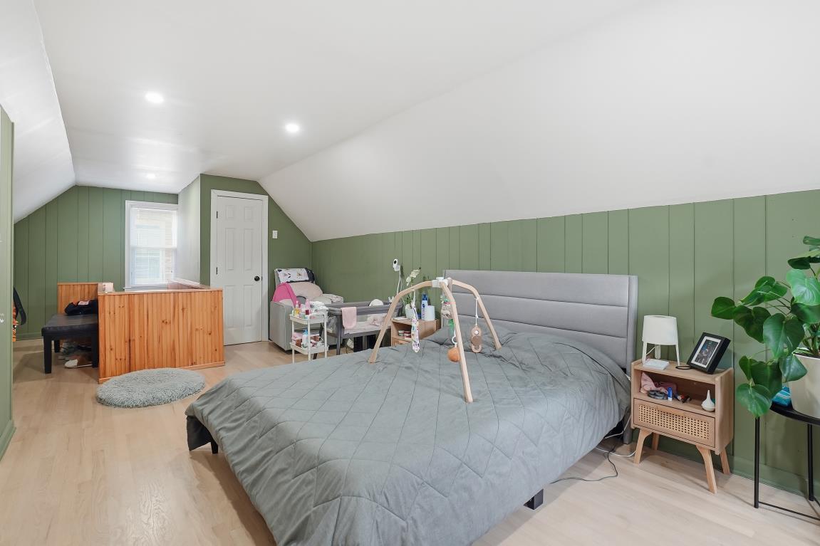 4240 Custer Avenue Brookfield, IL 60513 - Photo 12 of 28 a living room with furniture