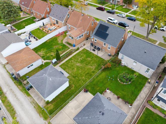4240 Custer Avenue Brookfield, IL 60513 - Photo 25 of 28 an aerial view of a house with garden space and street view