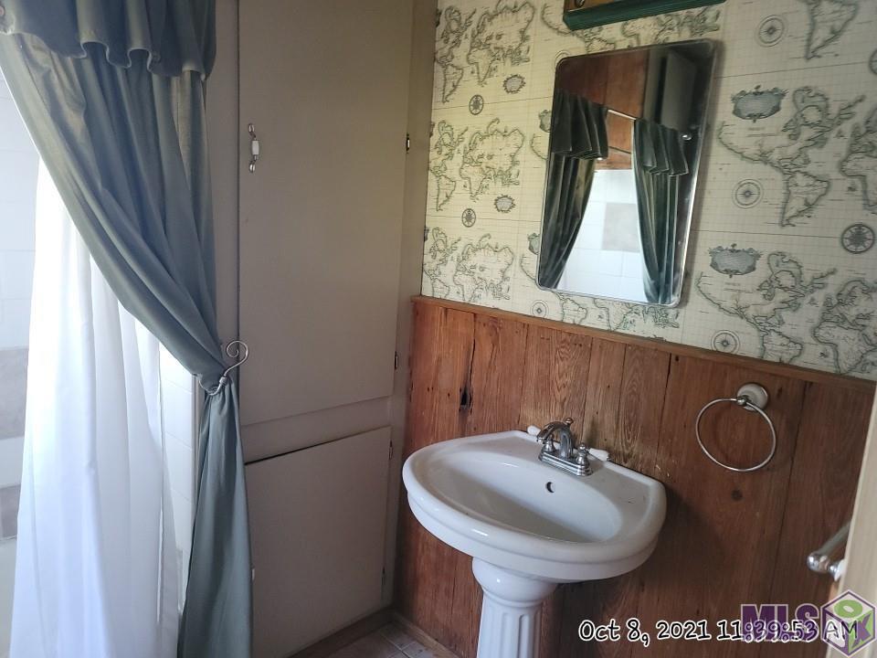 77220 Rosedale Road Rosedale, LA 70772 - Photo 10 of 10 HALL BATH