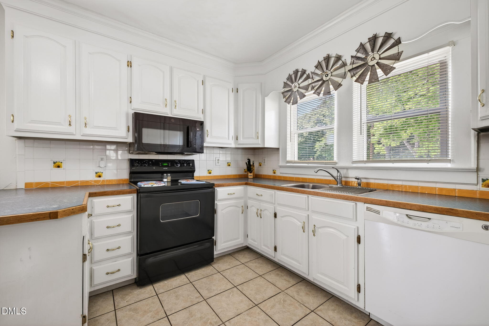 213 North Walnut Street Spring Hope, NC 27882 - Photo 10 of 27 14-web-or-mls-IMG_0416