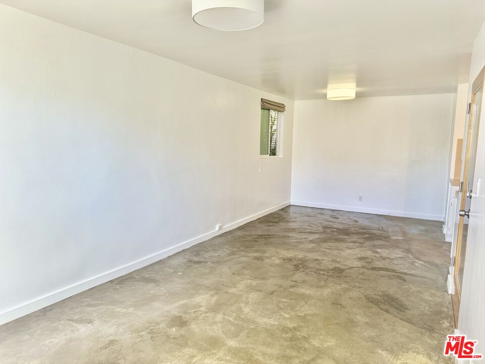511 Rialto Avenue, Unit 1 Venice, CA 90291 - Photo 2 of 17 a view of a room with window