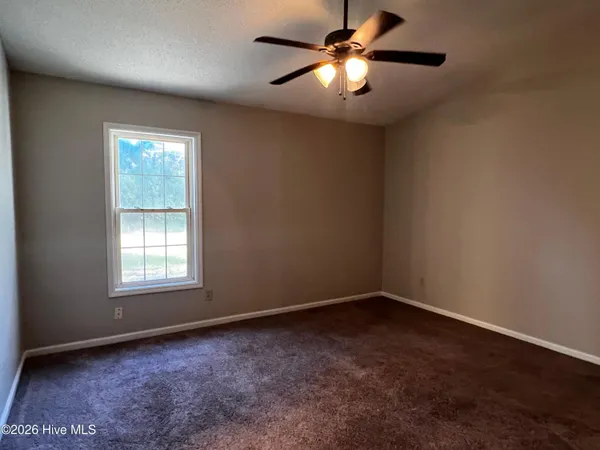 $1,025 | 708 Pinewood Drive, Jacksonville, NC 28546