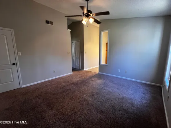 $1,025 | 708 Pinewood Drive, Jacksonville, NC 28546